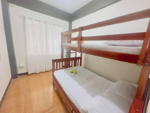 Shared Dormitory, 1 Bedroom, Smoking, Balcony