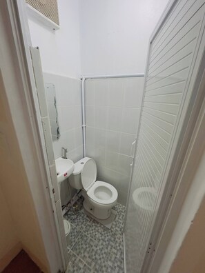Shared Dormitory, 1 Bedroom, Smoking, Balcony | Bathroom - Room-zen Ridge Stay R1 Baguio City (Baguio)