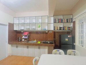 Shared Dormitory, 1 Bedroom, Smoking, Balcony | Bahagian dalam