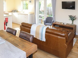 TV - 2 bedroom accommodation in Manorbier (Manorbier)