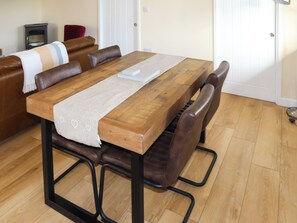 Dining - 2 bedroom accommodation in Manorbier (Manorbier)