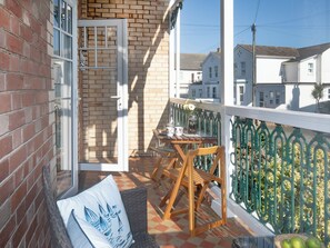 Outdoor dining - 1 bedroom accommodation in Paignton (Paignton)