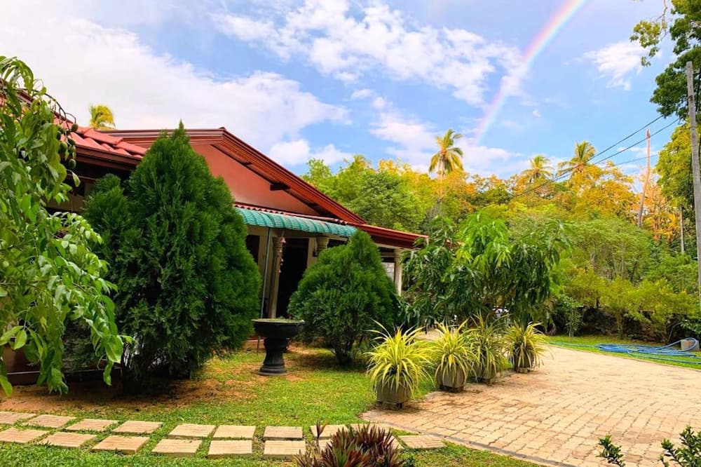 Lal Home Stay