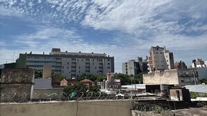 A cityscape with a clear sky and scattered clouds. - Apartment in the middle of the city Córdoba Argentina (Córdoba)