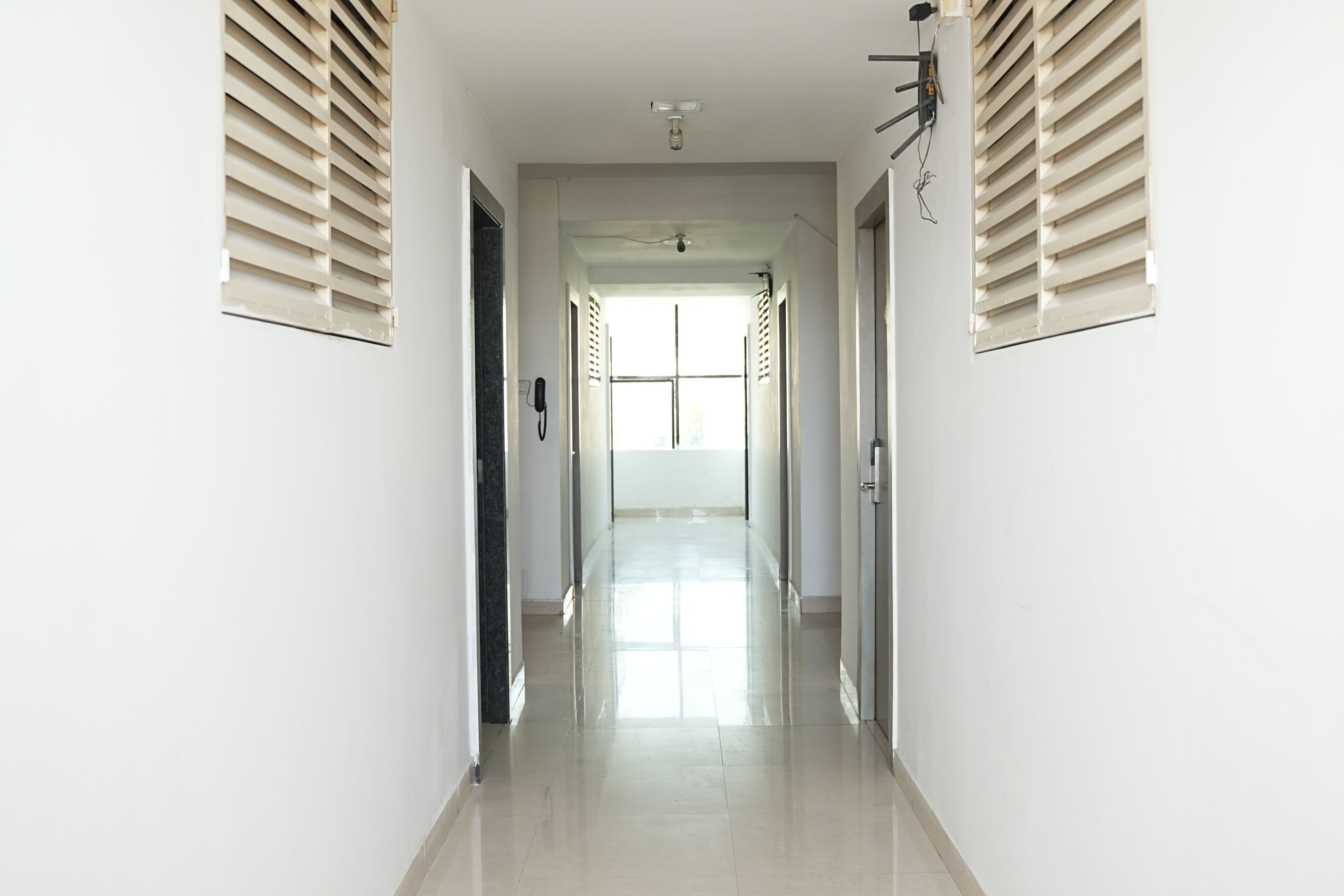 Double or Twin Room, City View | Interior