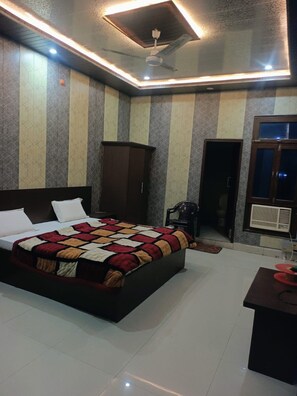 Superior Double Room, City View - Hotel TR INN Mainpuri (Mainpuri)