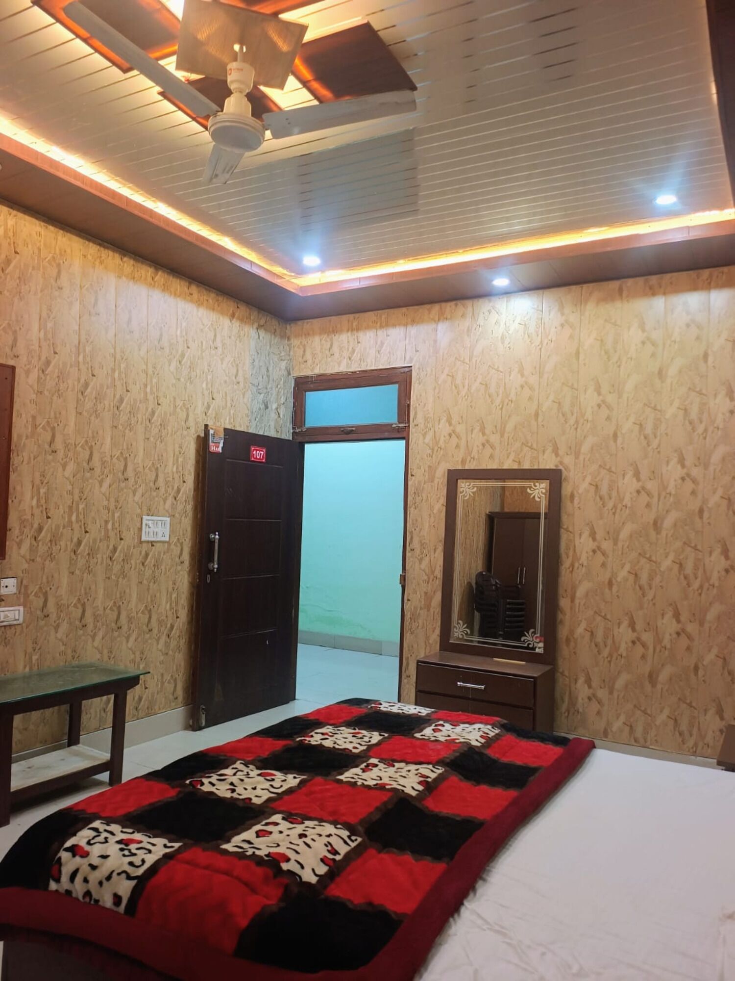 Deluxe Double Room, City View | Desk, free WiFi