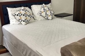 1 bedroom, iron/ironing board, WiFi, bed sheets - Modern Smart studioApartment with Easy Access (Mtwapa)