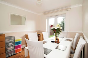 Dining - Private Double Room ensuite in Cheshunt nr London (Cheshunt)