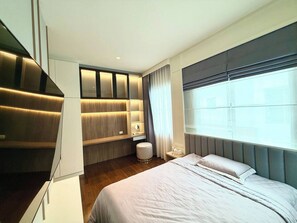 Room - Luxury house near Suvarnabhumi Airport (Tambon Rachathewa)