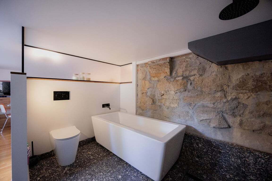 Hårtørrer, håndklæder, Shampoo, Toiletpapir