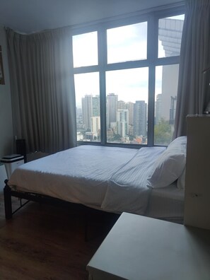 2 bedrooms, iron/ironing board, Internet, bed sheets - [KStayB]2BR+2Bath+Livingroom/Wellness & Clean Stay (Makati City)