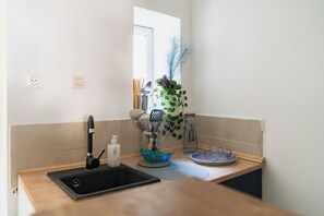 Interior - Charming old 2-bedroom house in tranquil Nemours with AC (Nemours)