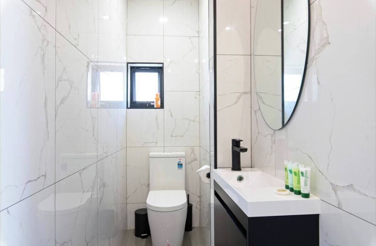 Premium Apartment, 2 Bedrooms | Bathroom