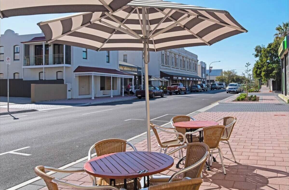 Premium Apartment, 2 Bedrooms | Outdoor dining