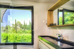 Deluxe Double Room, Garden View | Interior - Villa 45 (La Colle-sur-Loup)