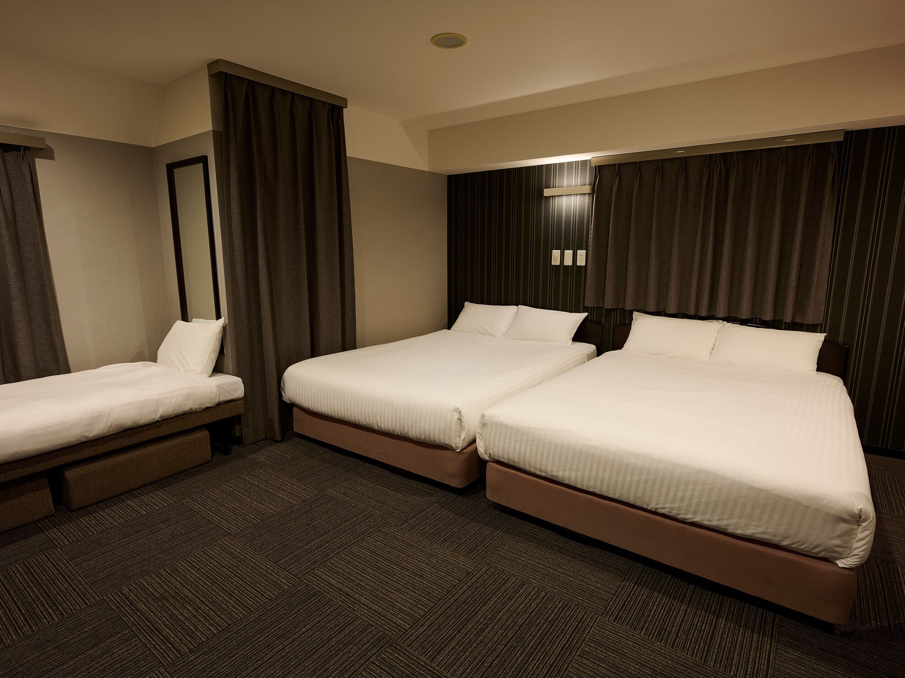 Deluxe Twin with Sofa Bed, Non Smoking | Desk, free WiFi, bed sheets
