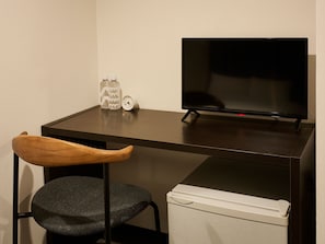 Double Room with Single Bed, Non Smoking | Desk, WiFi (free), bed sheets - SMART PLACE iNN Hakata-Gion (Fukuoka)