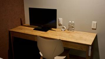Double Room, Non Smoking | Desk, free WiFi, bed sheets
