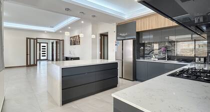 Spacious 4 bed home with open plan living