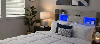 Fabulous 2-bedroom condo with AC in charming Tacoma