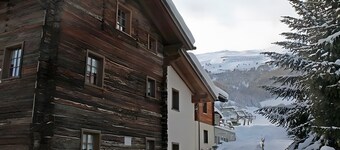 Chalet 'Romeo' with Mountain View and Wi-Fi