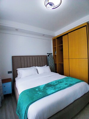 1 bedroom, iron/ironing board, free WiFi, bed sheets - Serene Executive 1BR in Upscale Kileleshwa (PQ9M+R3 Nairobi)