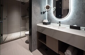 Bathroom - Dream Palace Ben Thanh Grand Hotel (Ho Chi Minh City)