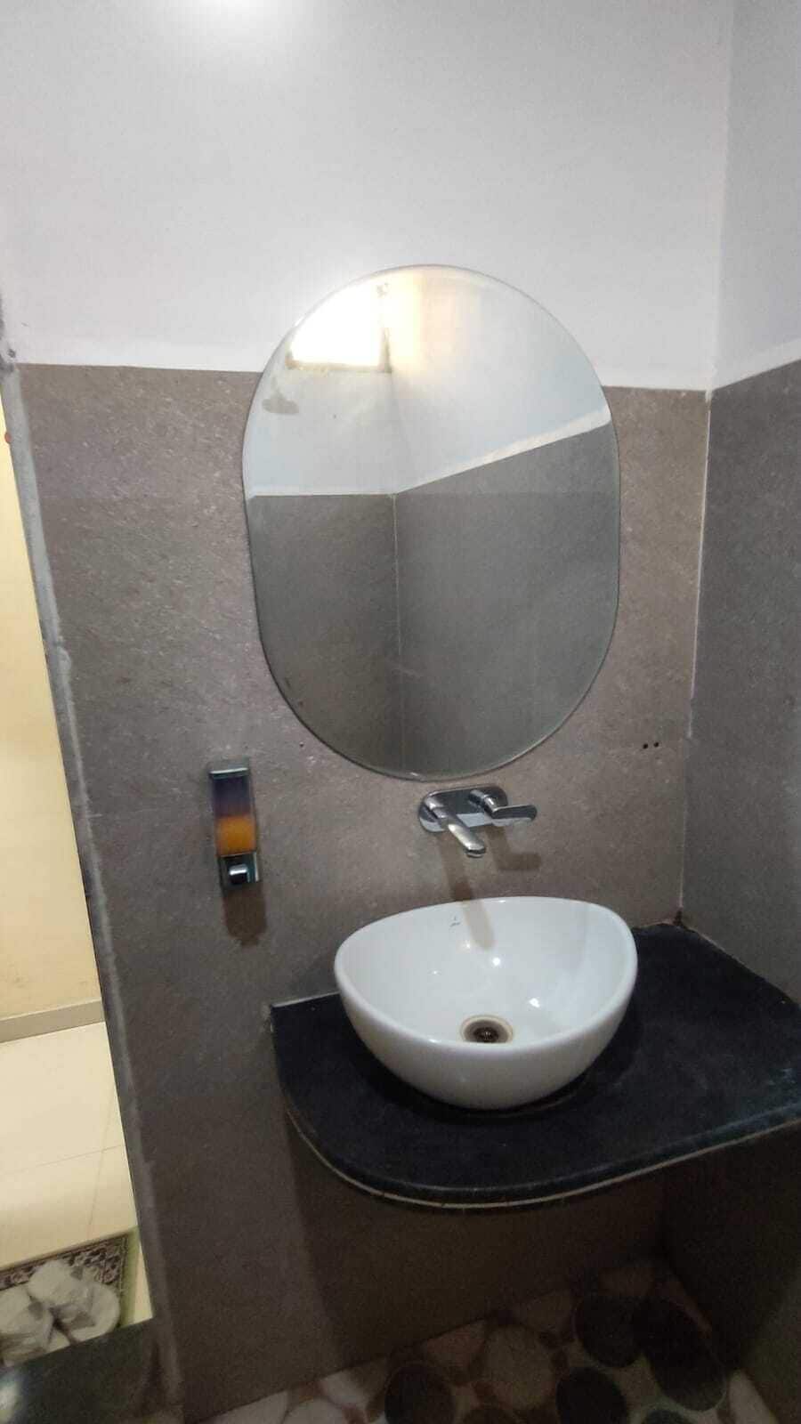 Twin Room | Bathroom