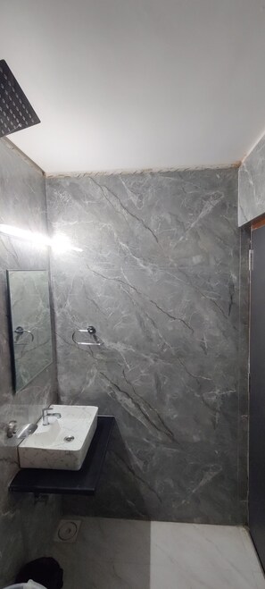 Standard-Doppelzimmer | Badezimmer