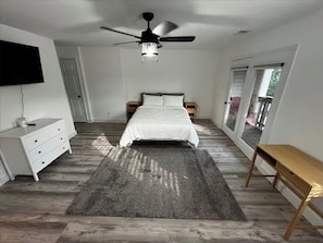 2 Schlafzimmer, Schreibtisch, Bügeleisen/Bügelbrett, WLAN