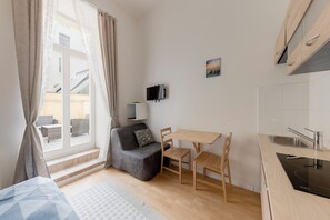 Interior - Central Prague Studio – Private Terrace – Walk to All Major Attractions (Praha)