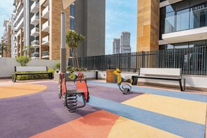 Children’s area - Free housekeeping visits during your stay - StayShort - Stylish Studio Retreat in Meydan for 2 (Meydan)