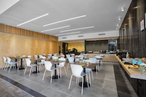 Daily buffet breakfast for a fee - Cubik Inn (Gravina di Catania)