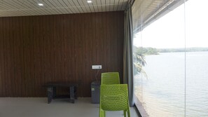 ดีลักซ์คอทเทจ, วิวแม่น้ำ | ภายใน