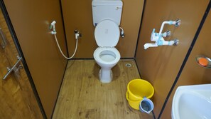 Standardhytte | Badeværelse