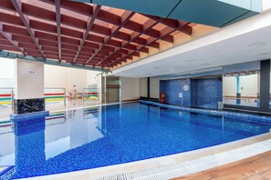 Pool - Free housekeeping visits during your stay - StayShort - Cozy 1BR Retreat in JLT that Sleeps 4 (JLT)