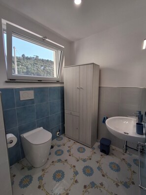 Bathroom - Vrbo Property (Campania)
