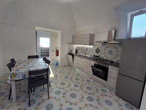 Private kitchen - Vrbo Property (Campania)