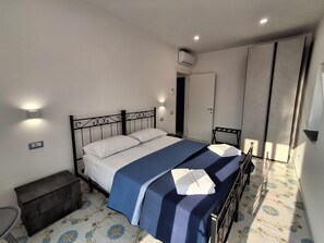 Room - Vrbo Property (Campania)