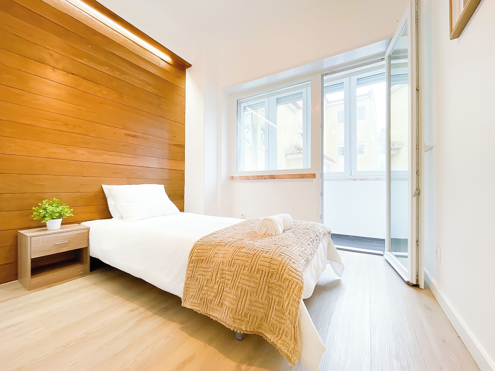 3 habitaciones, tabla de planchar con plancha y wifi gratis 