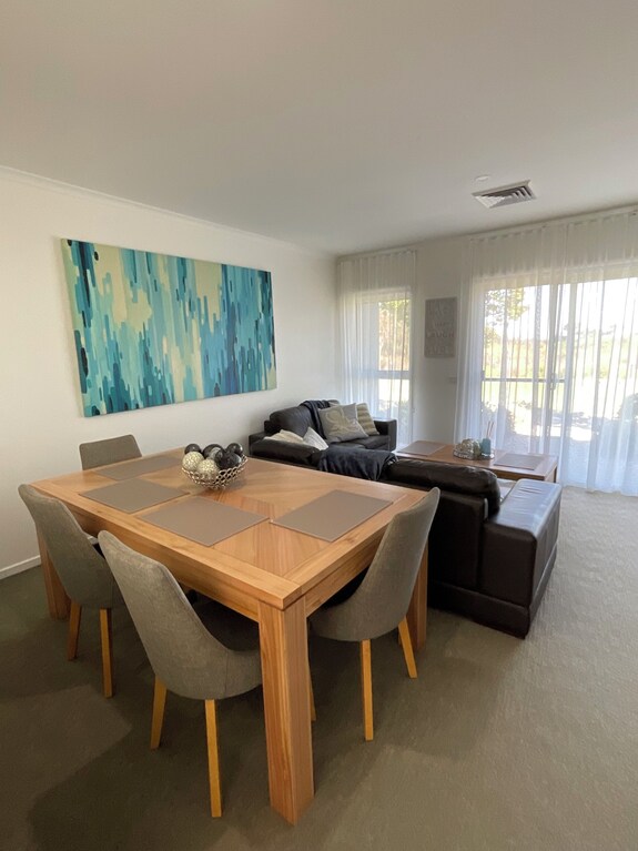 Bay & Wetland Views In Beautiful Williamstown, Relax, Unwind And Enjoy - Williamstown