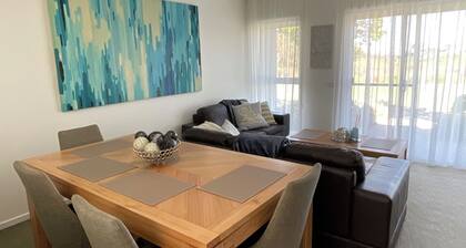 Bay & wetland views in beautiful Williamstown, Relax, unwind and enjoy