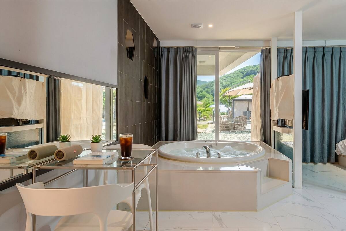 Basic Room, 1 Bedroom (J-102)