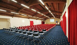 สถานที่จัด  งานประชุม