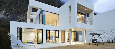 Lyxig studiosvit - utsikt mot dalen | Exteriör