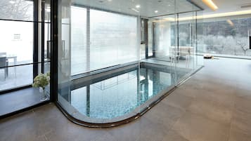 Suíte estúdio superluxo | Piscina