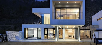 Bebridge Pool Villa Resort