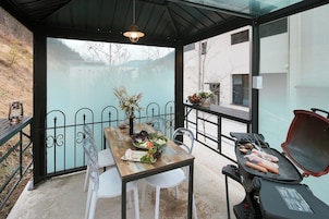 Estúdio standard, sacada | Opções para refeição ao ar livre