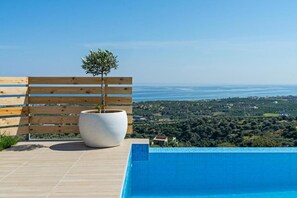 Pool - Alkistis Villa with amazing sea view (9G2M+XH4 Rethymno, Greece)